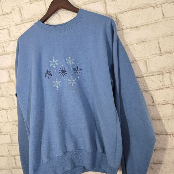 Vintage holiday snowflake sweatshirt - Picture 11 of 15